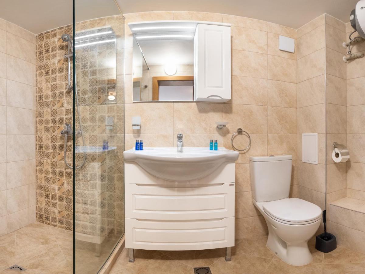 Deluxe And Central Garden Apartment Varna Eksteriør billede